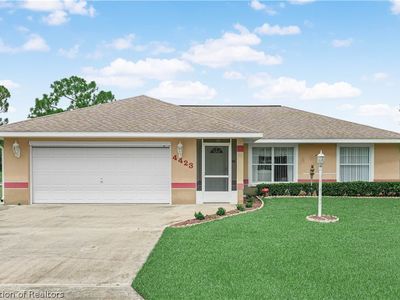 4423 Loquat Rd