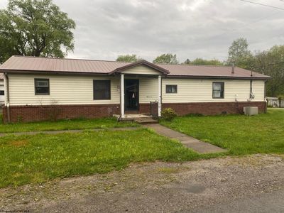 70 Poling Ave