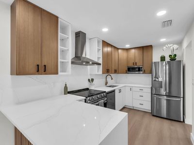176 NW 106th Terrace
