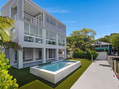 8 Poisonwood Rd