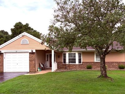 25 Canterbury Dr