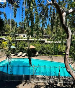 1305 Boulevard Way APT 210