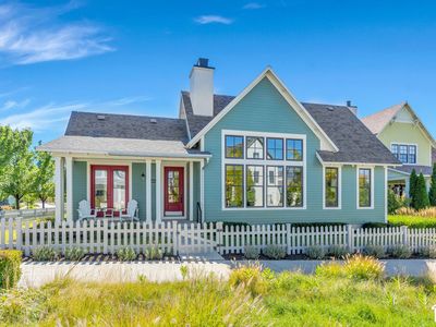 4697 W Serendipity Way