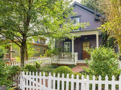 251 Pearl St SE