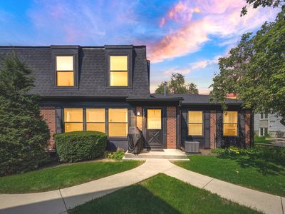 Property at 1022 Inverrary Ln, Deerfield, IL
