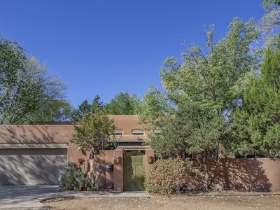 3312 Don Quixote Dr NW