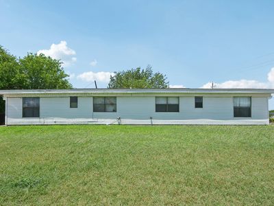 Property at 525 Lenora Dr, Taylor, TX