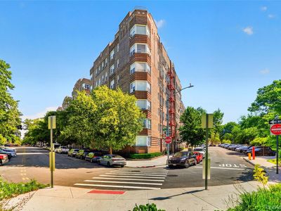 601 Pelham Parkway N #315