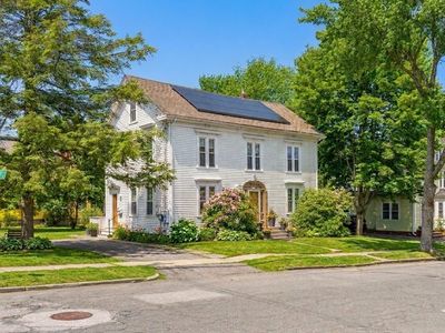 32 Ashland St