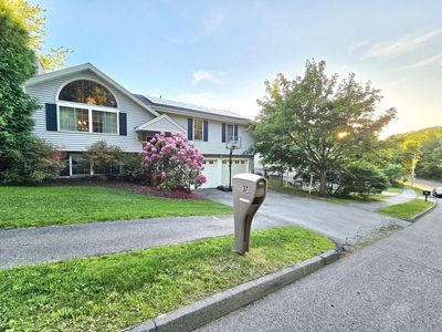 37 Moreland Green Dr