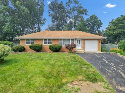 23W566 Bryn Mawr Ave