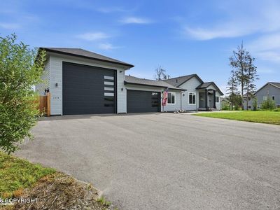 1435 S Andre Cir