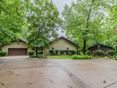8750 Riverview Dr