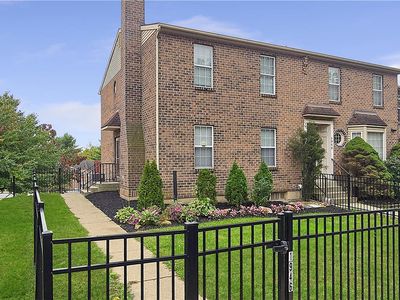 Property at 1946 Alberta Dr, Whitehall, PA