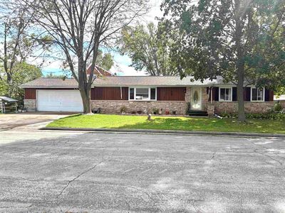 241 Butte Des Morts Dr