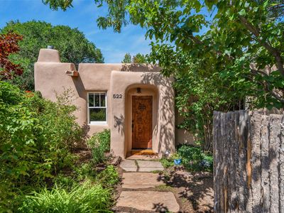 522 Douglas St