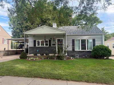 903 W J St