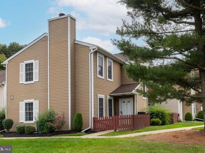 8 Woodbine Ct