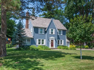 220 Holly Rd
