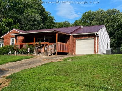 390 Ann St