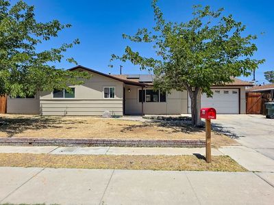 700 E California Ave