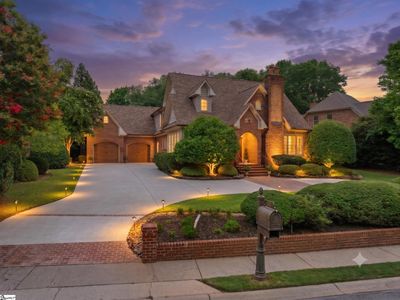 10 Knightsbridge Dr