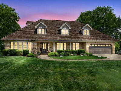 Property at 8425 Charleston Dr, Burr Ridge, IL