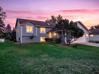 1013 Rushmore Dr