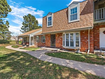 2710 E Fremont Place