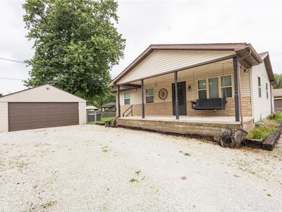 405 Vance Ln