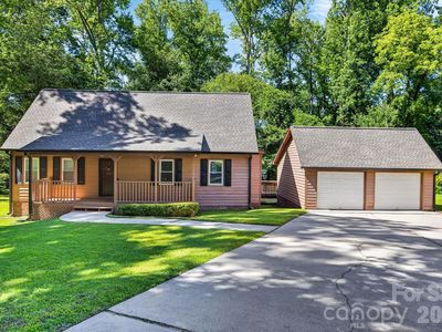 4881 Hickory Nut Ct