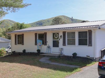 36 Railroad Ave