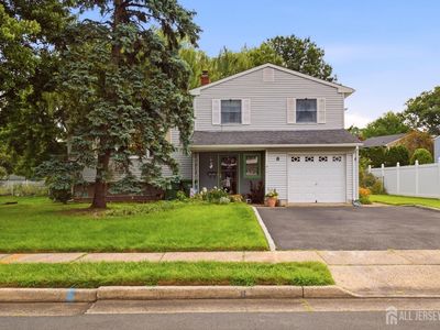 8 Growney St
