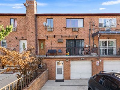 368 Balcom Ave
