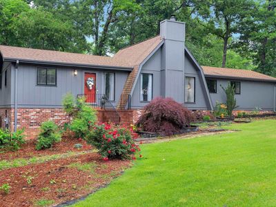 127 White Oak Dr