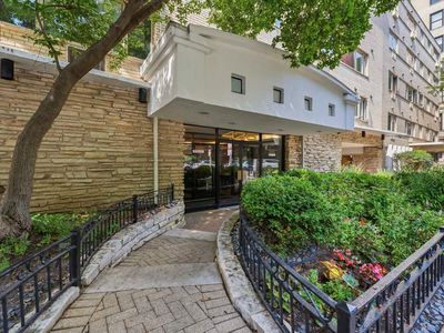 426 W Barry Ave APT 407