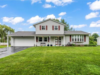 34 Bucky Dr
