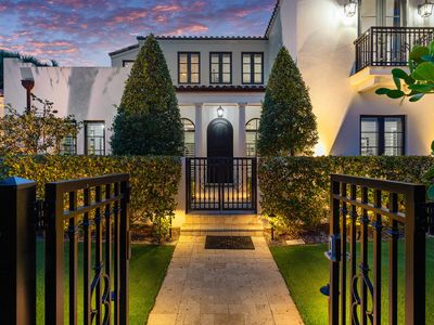 710 N Swinton Avenue