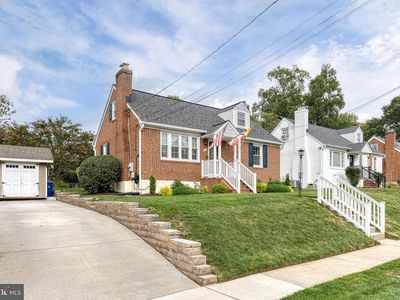 2018 Rockwell Ave