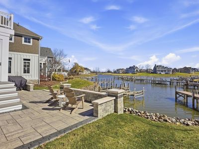 15190 Shoreline Dr W