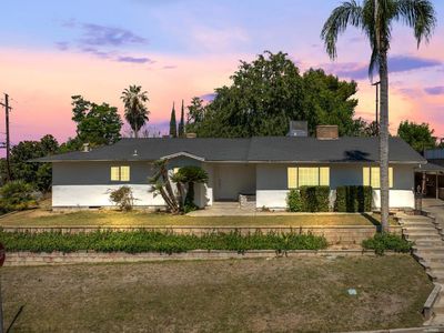 1800 Country Club Dr