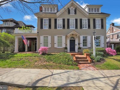 758 E High St