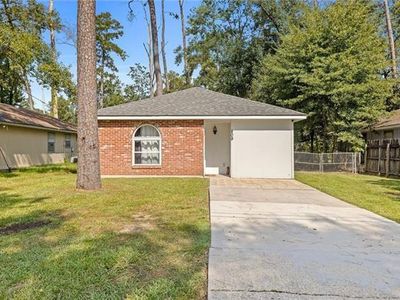 809 E Louisiana Ave