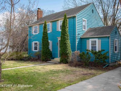 823 W Superior St