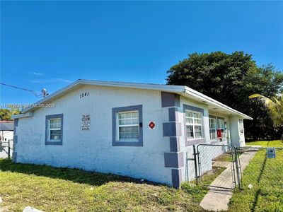 1041 NW 7th Ct