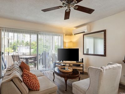 411 Kaiolu St APT 302