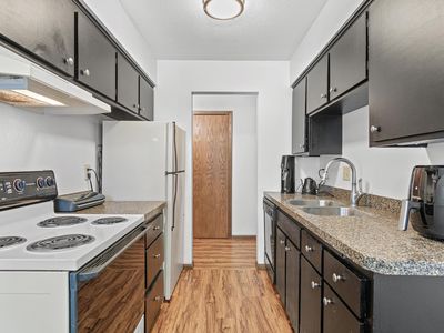 807 11th Ave S APT 6