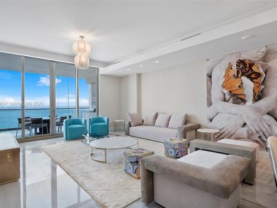 17901 Collins Ave Unit 902