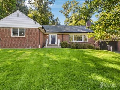 77 Gregory Ave
