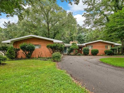 52585 Brooktrails Dr